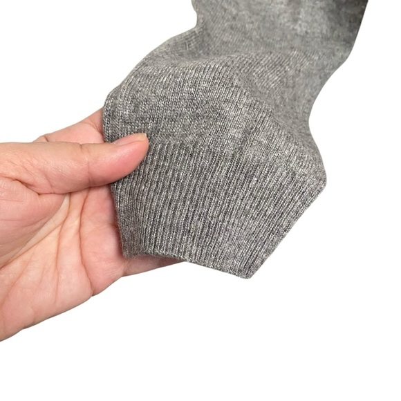 Gray Sweater with Goose Design - Picture 6 of 14